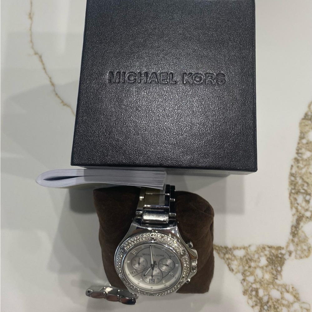 EUC Michael Kors Silver Watch - Picture 3 of 4